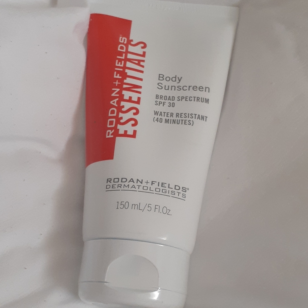 Essentials body sunscreen